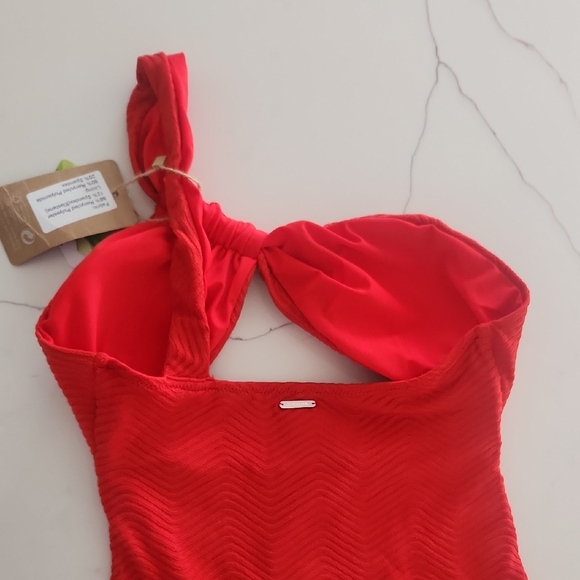Red One-Piece Swimsuit with Cutout NWT - Picture 8 of 11